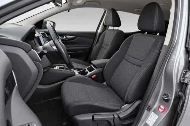 Nissan Qashqai (2015) thumbnail 3