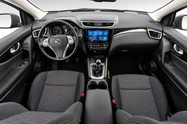 Nissan Qashqai (2015) thumbnail 4
