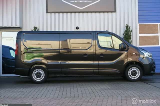 Renault Trafic (2021) thumbnail 5