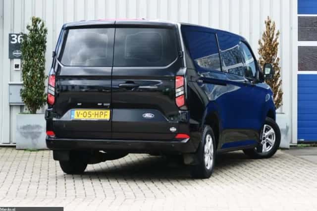 Ford Transit Custom (2024) thumbnail 3
