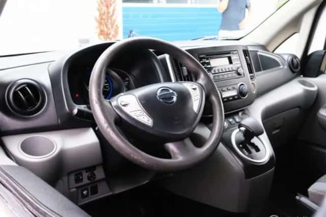 Nissan e-NV200 Van (2016) thumbnail 2
