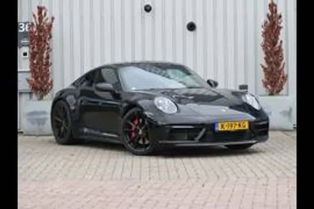 Porsche 911 (2020) thumbnail 1