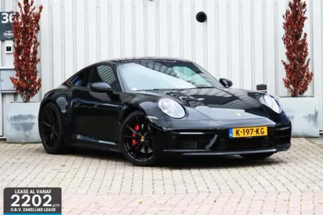 Porsche 911 (2020) thumbnail 2
