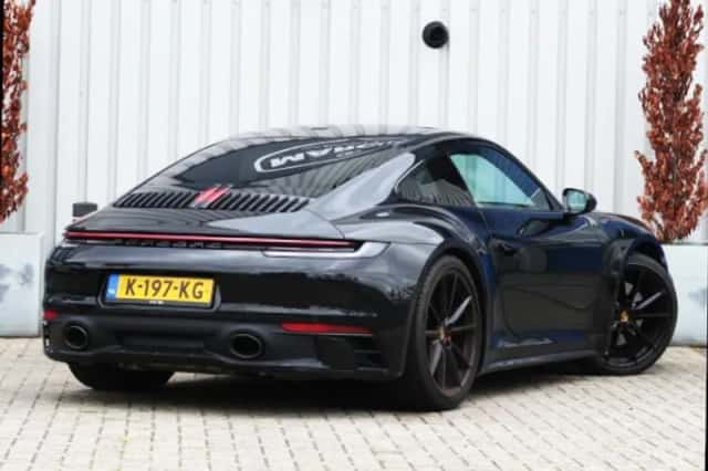 Porsche 911 (2020) thumbnail 3