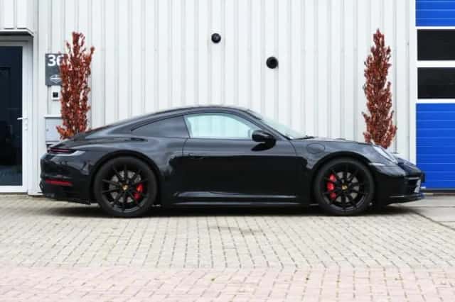 Porsche 911 (2020) thumbnail 5