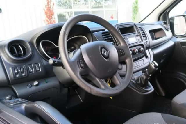 Renault Trafic (2020) thumbnail 3
