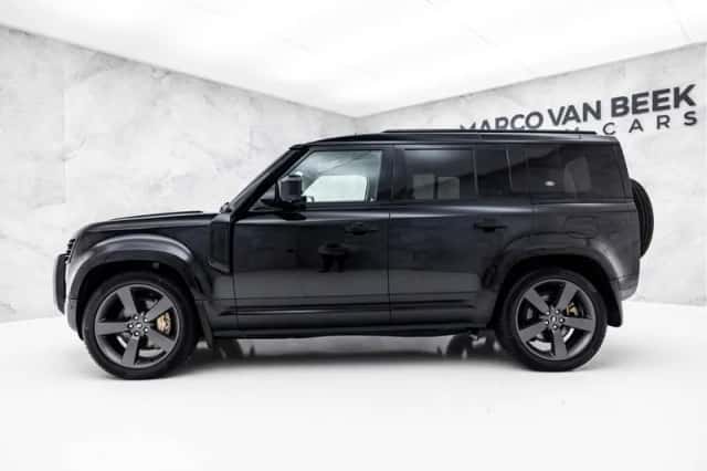 Land Rover Defender (2022) thumbnail 5