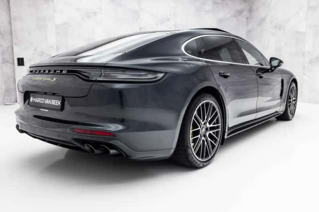 Porsche Panamera (2020) thumbnail 2