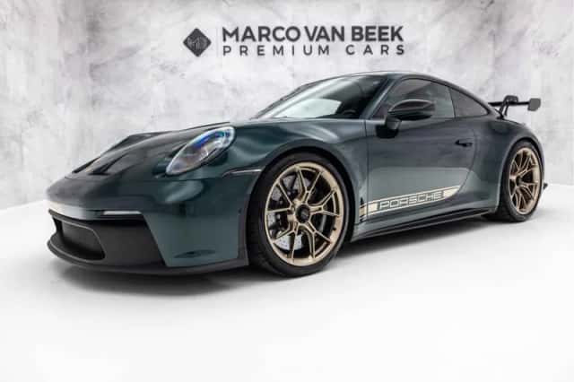 Porsche 911 (2022) thumbnail 1