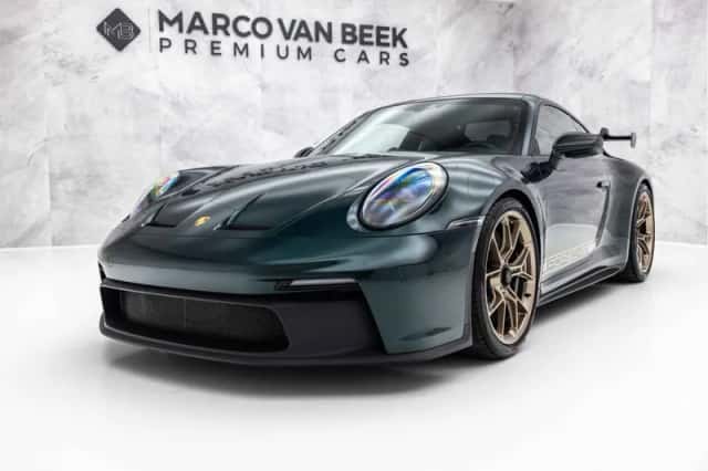 Porsche 911 (2022) thumbnail 3