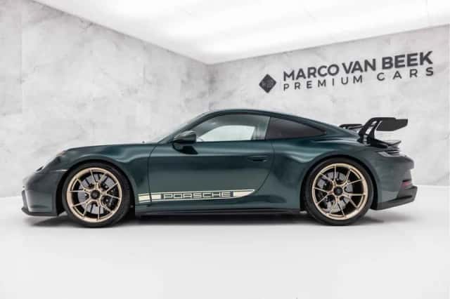 Porsche 911 (2022) thumbnail 4