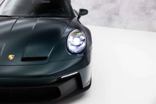 Porsche 911 (2022) thumbnail 5
