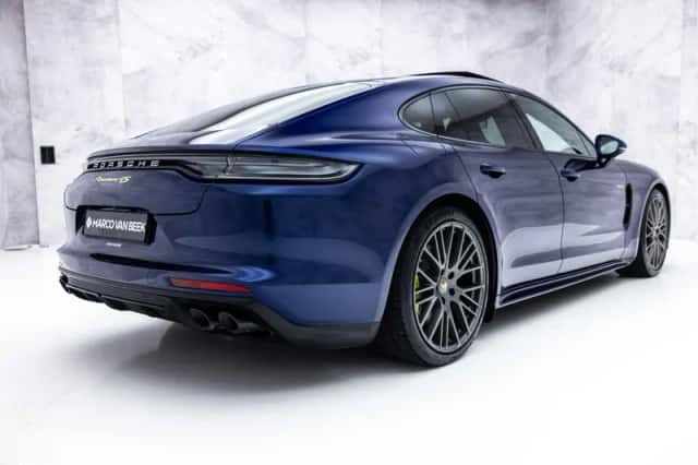 Porsche Panamera (2021) thumbnail 2