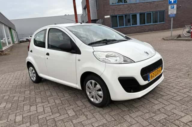 Peugeot 107 (2012) thumbnail 3