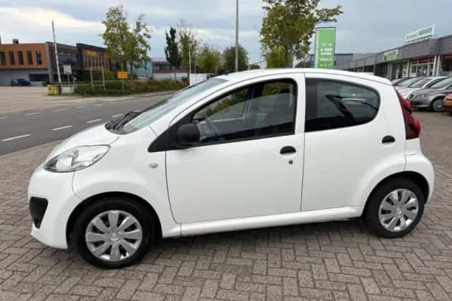 Peugeot 107 (2012) thumbnail 4