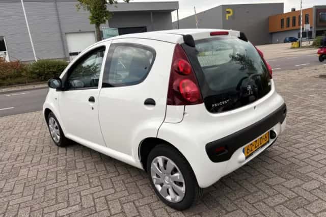 Peugeot 107 (2012) thumbnail 6
