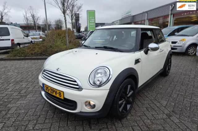 MINI One (2013) thumbnail 1