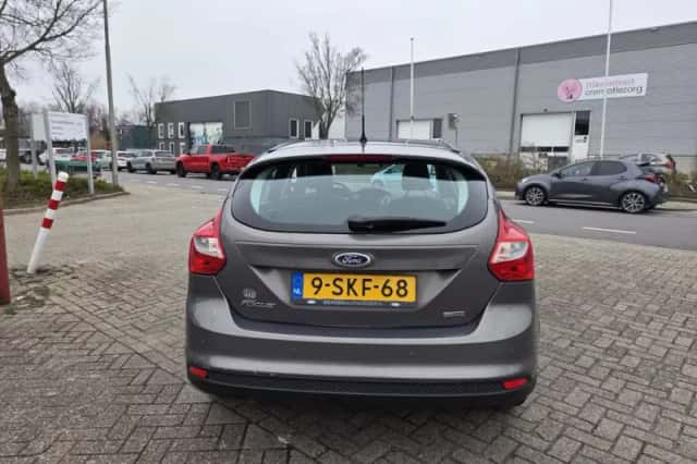 Ford Focus (2013) thumbnail 5