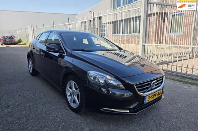 Volvo V40 (2013) thumbnail 1