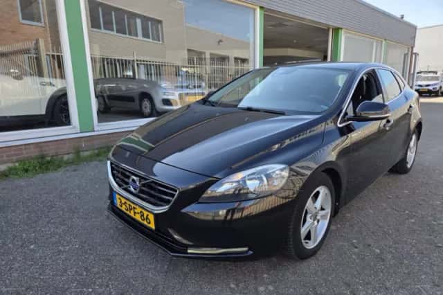 Volvo V40 (2013) thumbnail 2
