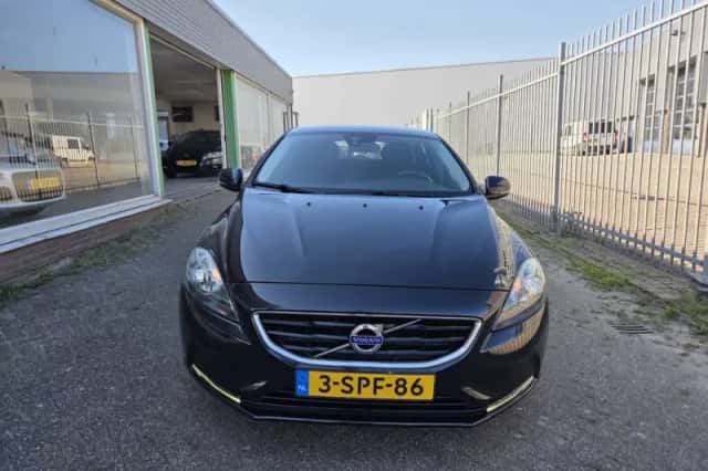 Volvo V40 (2013) thumbnail 3