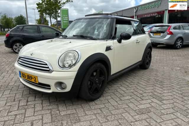 MINI Cooper (2009) thumbnail 1
