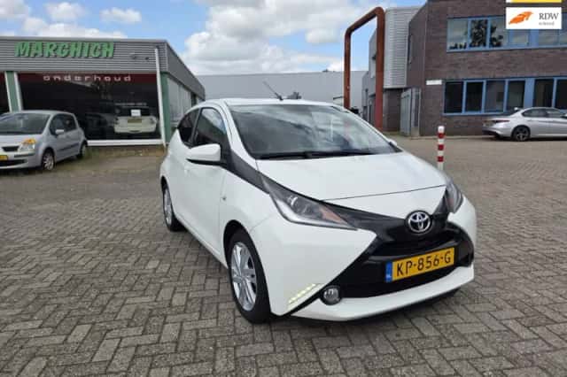 Toyota Aygo (2016) thumbnail 1
