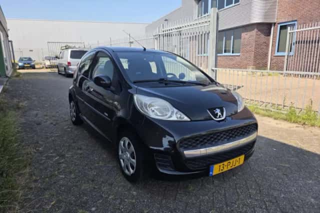 Peugeot 107 (2011) thumbnail 3