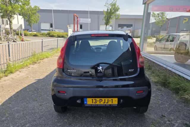 Peugeot 107 (2011) thumbnail 5