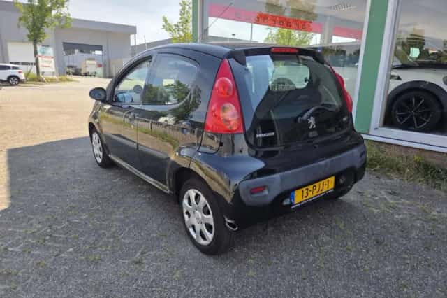 Peugeot 107 (2011) thumbnail 6