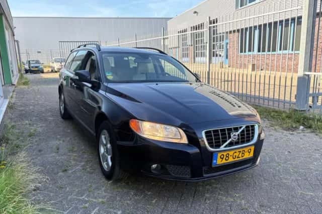 Volvo V70 (2008) thumbnail 2