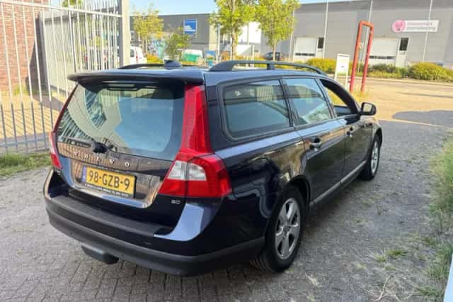 Volvo V70 (2008) thumbnail 3