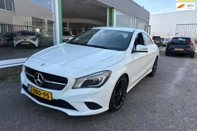 Mercedes-Benz CLA-Klasse (2014) thumbnail 1