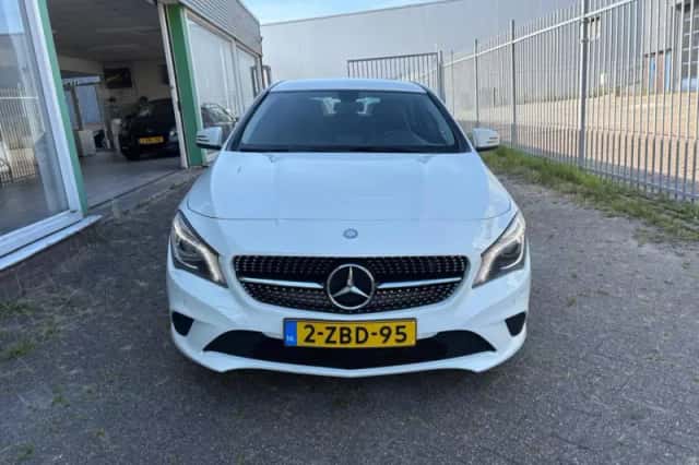 Mercedes-Benz CLA-Klasse (2014) thumbnail 2