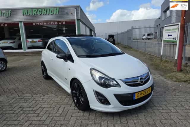 Opel Corsa (2012) thumbnail 1