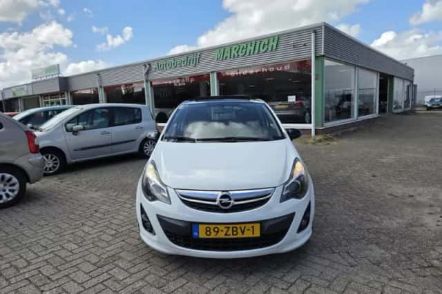 Opel Corsa (2012) thumbnail 2