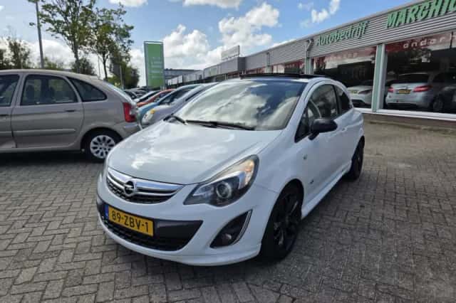Opel Corsa (2012) thumbnail 3