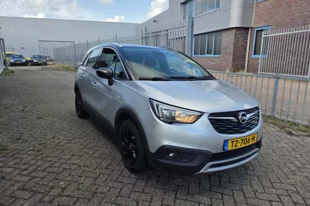 Opel Crossland (2018) thumbnail 3