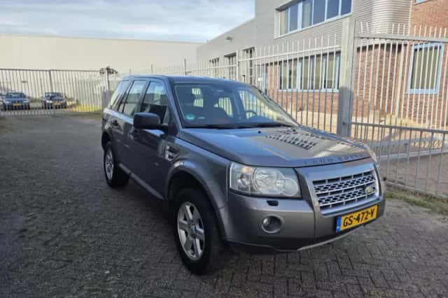 Land Rover Freelander (2008) thumbnail 3