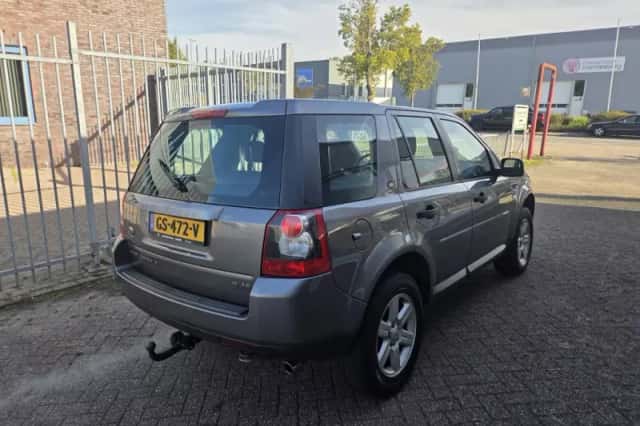 Land Rover Freelander (2008) thumbnail 5