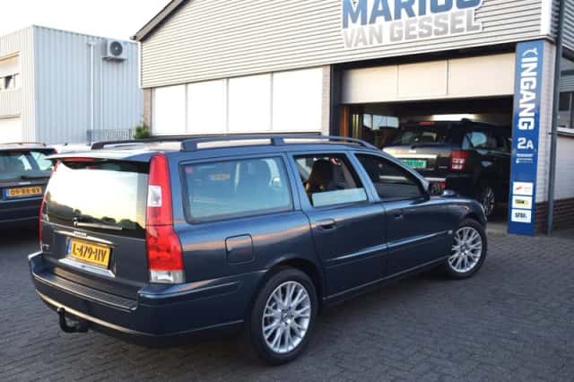 Volvo V70 (2006) thumbnail 2