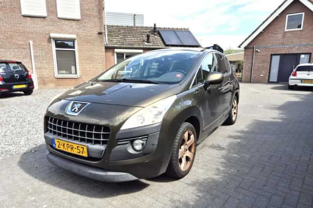 Peugeot 3008 (2010) thumbnail 1