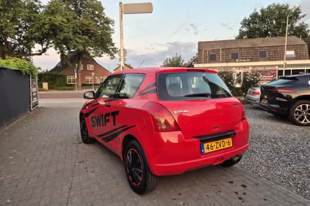 Suzuki Swift (2007) thumbnail 5