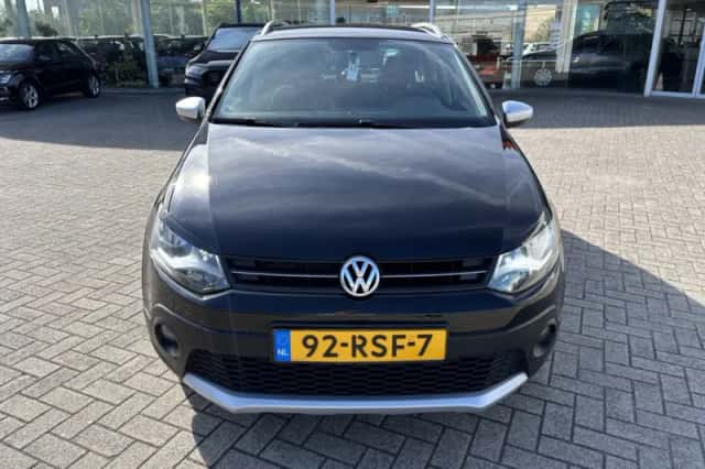 Volkswagen Polo (2011) thumbnail 6