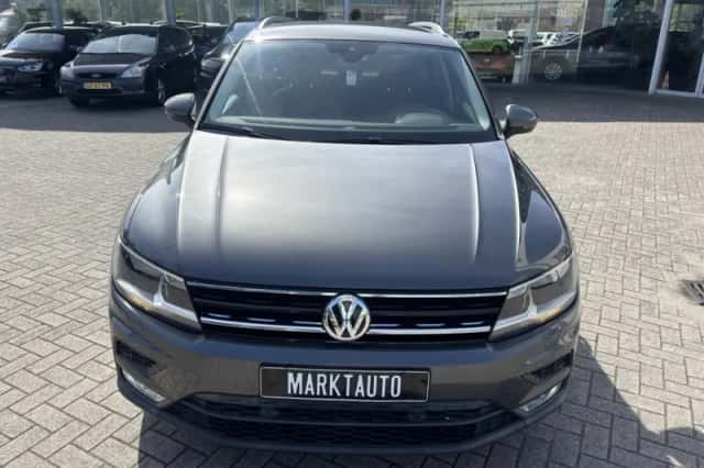 Volkswagen Tiguan (2017) thumbnail 6