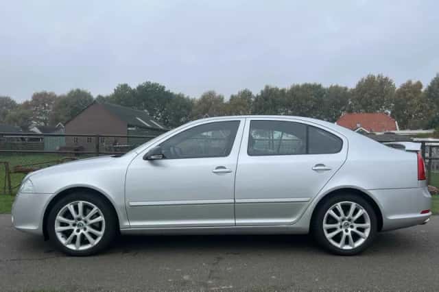 Škoda Octavia (2006) thumbnail 5