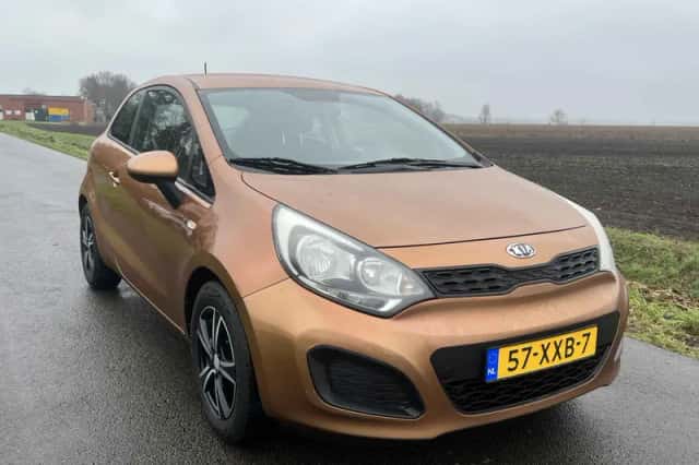Kia Rio (2013) thumbnail 1