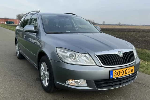 Škoda Octavia (2012) thumbnail 1