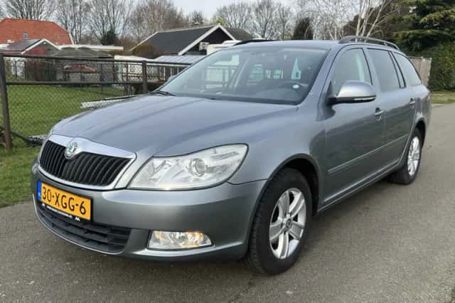Škoda Octavia (2012) thumbnail 6