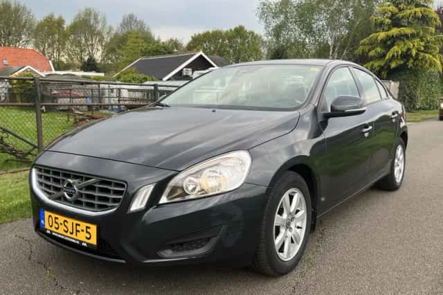 Volvo S60 (2011) thumbnail 6